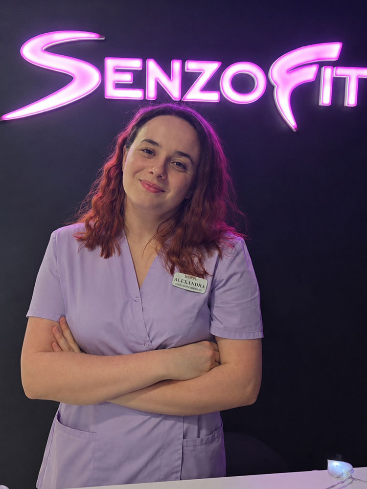 Alexandra - Kinetoterapeut | Tehnician remodelare corporală | Tehnician laser