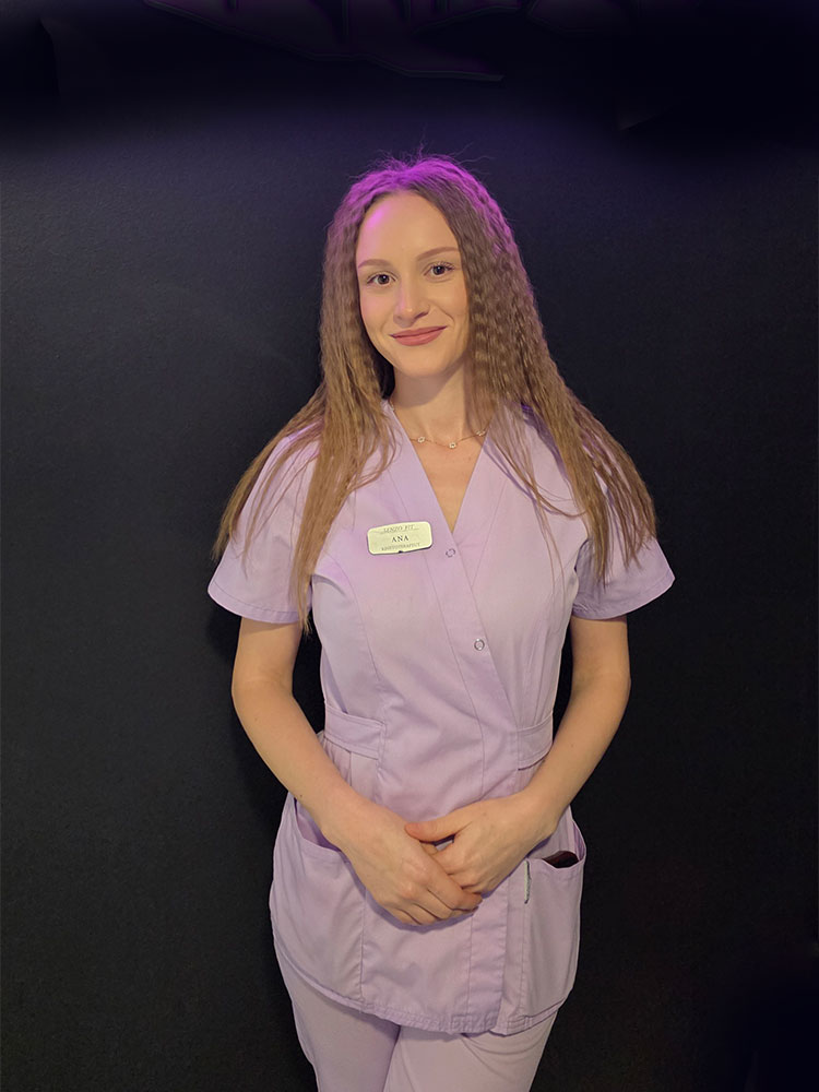 Ana - Kinetoterapeut | Tehnician remodelare corporală
