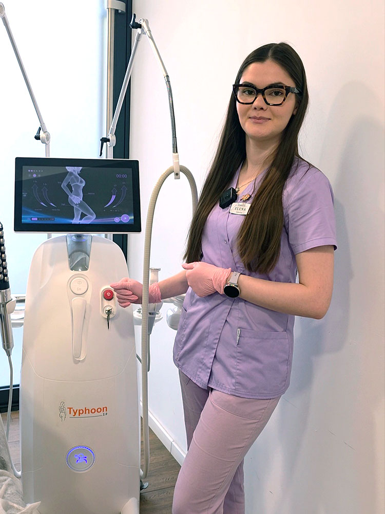 Elena - Cosmetician | Tehnician Laser | Tehnician remodelare corporală